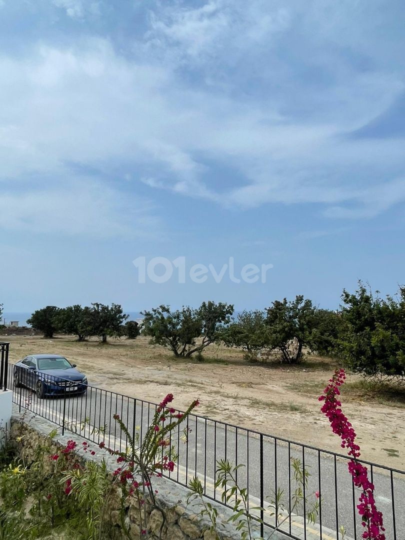 Girne Karşıyaka Satılık 3+1 Villa / Havuzlu