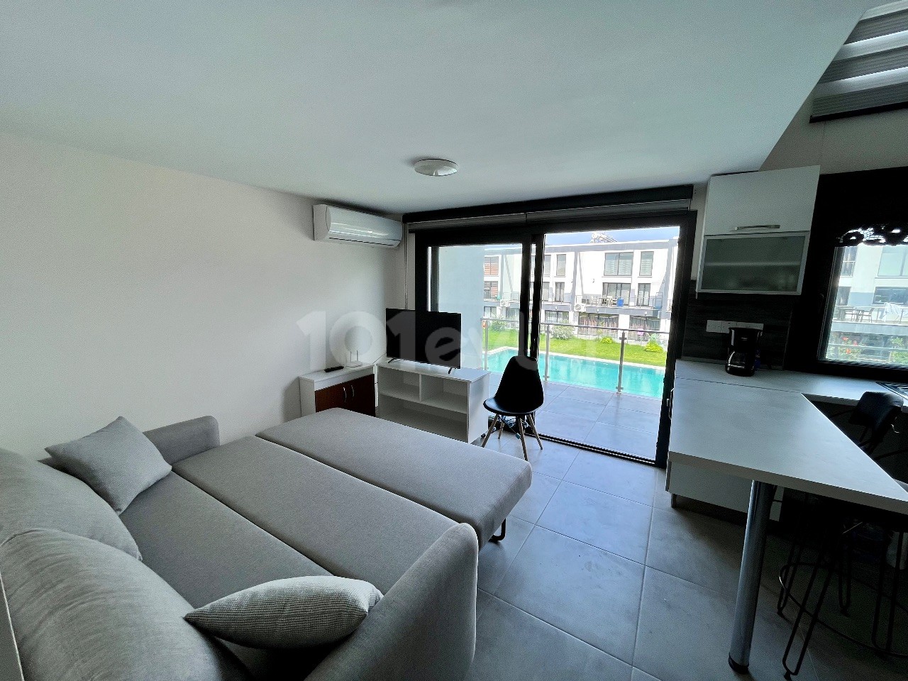 1+1 duplex apartment for rent in Kyrenia, Alsancak / Short term 