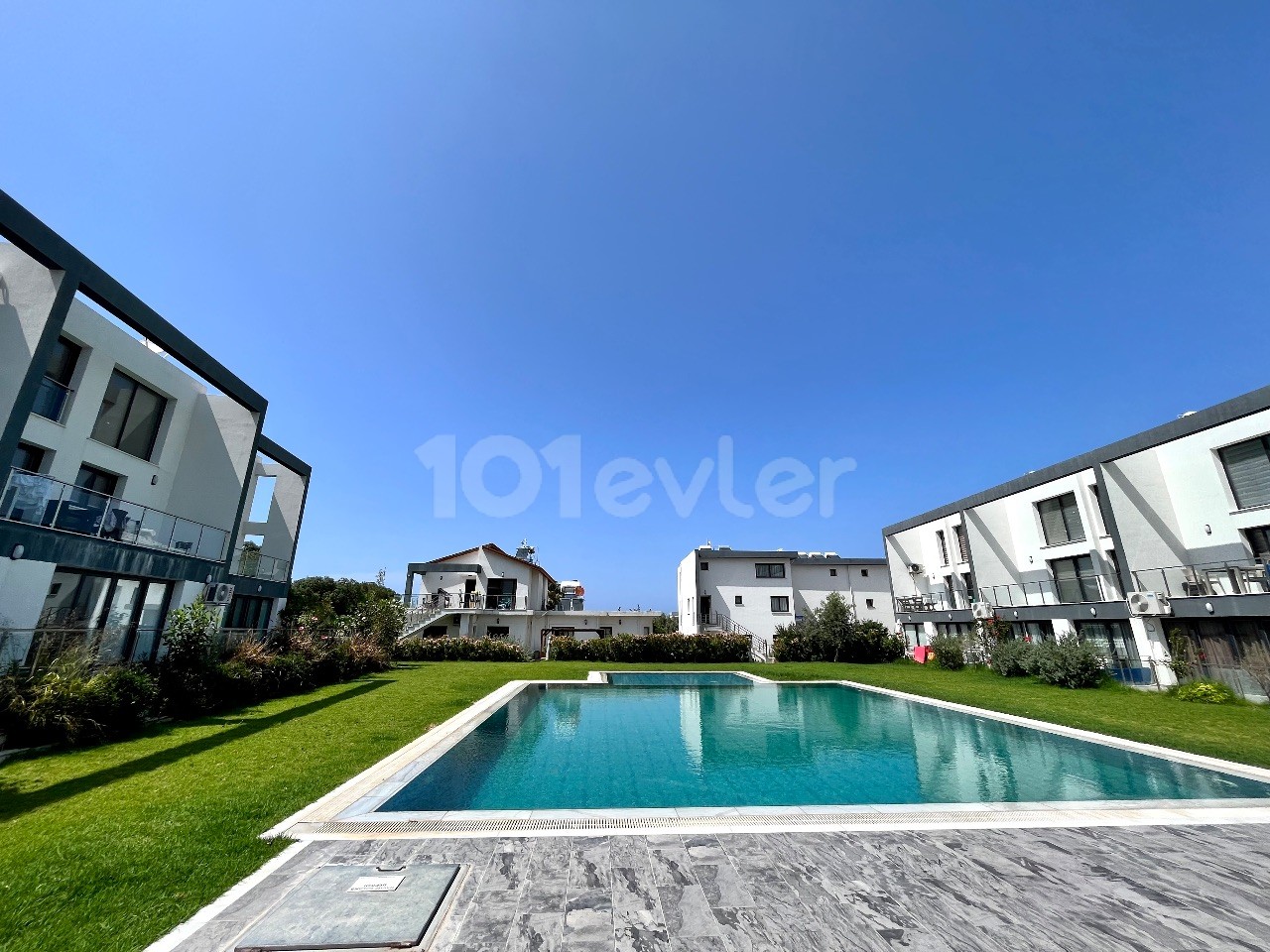 1+1 duplex apartment for rent in Kyrenia, Alsancak / Short term 