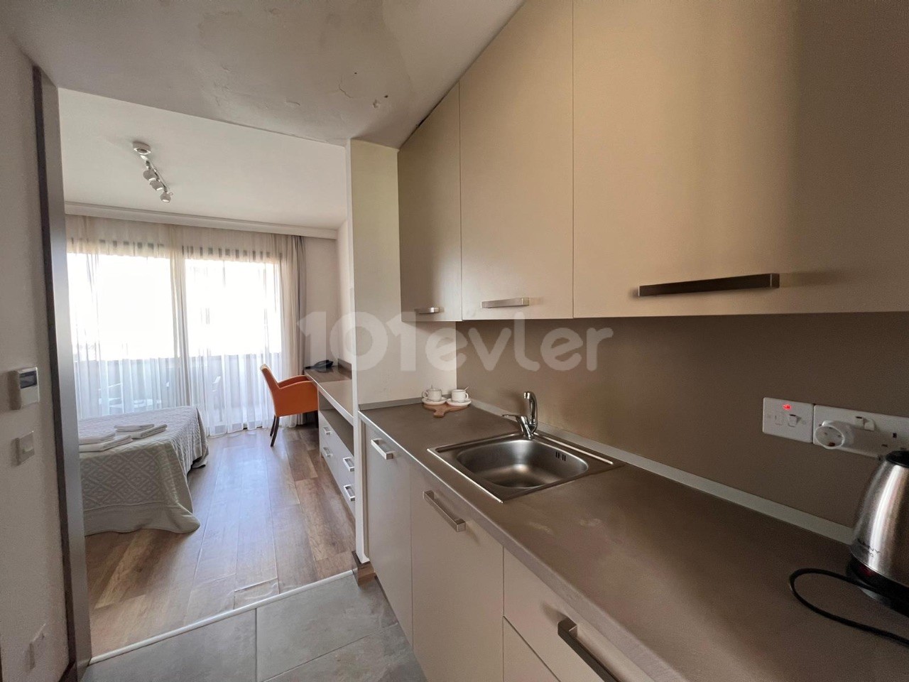 Penthouse for Daily rent in Girne  Center ( Breakfast is included)