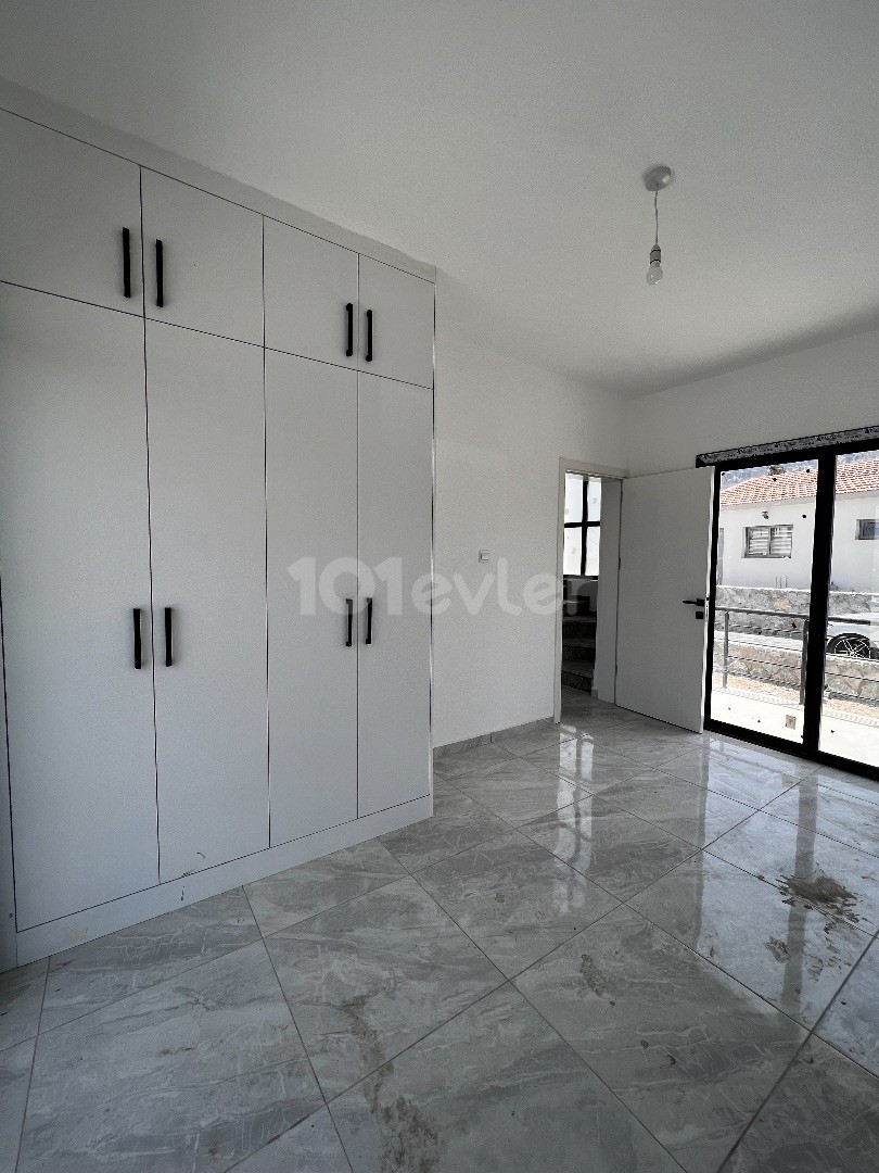 Karşıyaka'da Satılık 3+1 Yeni  Villa
