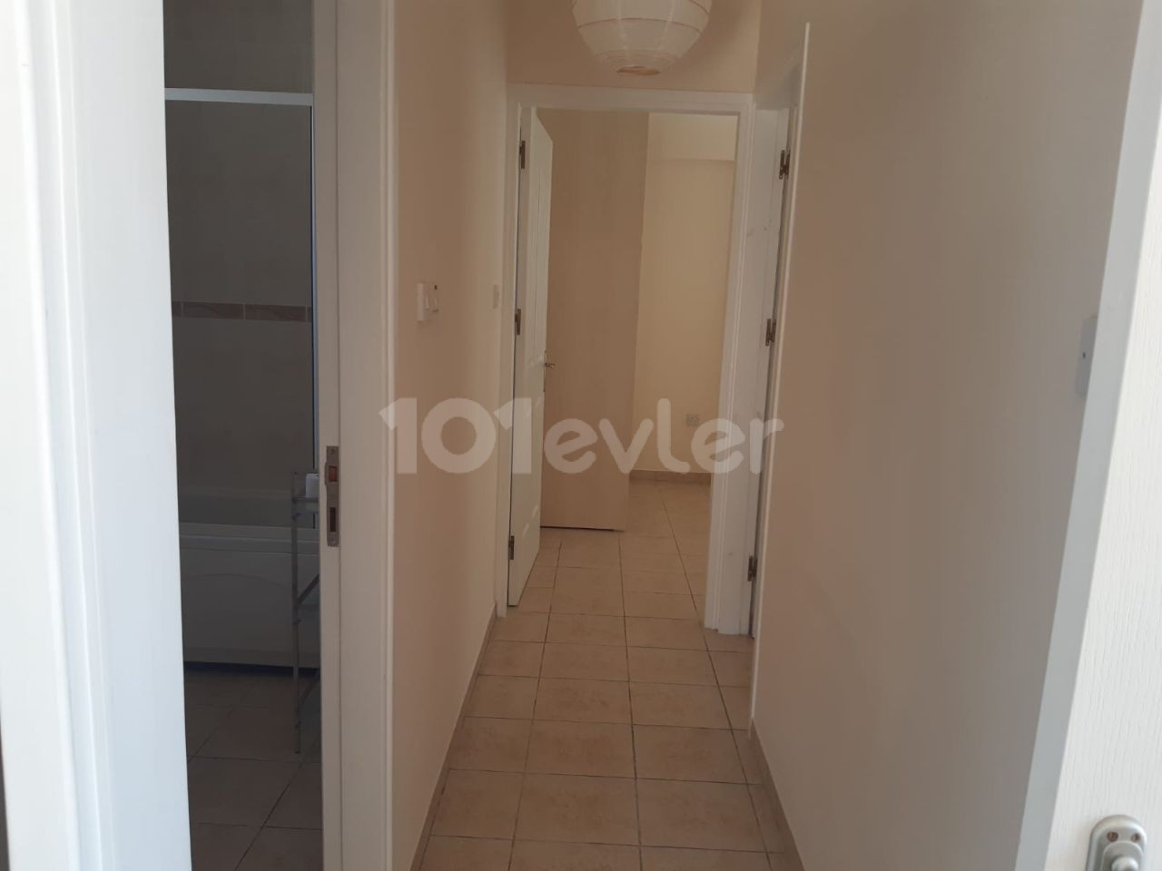 2+1 Wohnung in einem Komplex mit Pool zur Miete in Girne/Arapköy