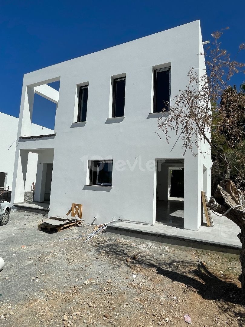 Moderne Villa mit 4 Schlafzimmern zum Verkauf in Ozanköy