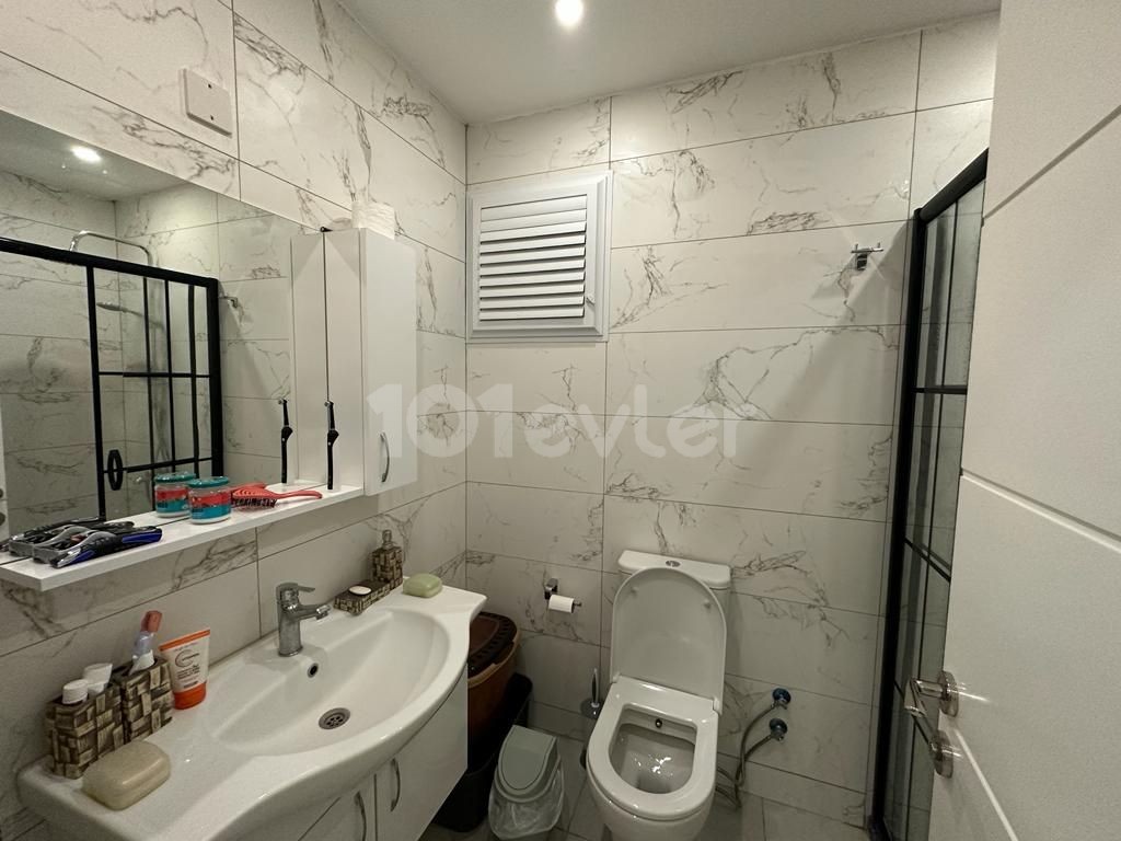 GİRNE ALSANCAK SATILIK 2+1 DAİRE  / SİTE İÇERİSINDE