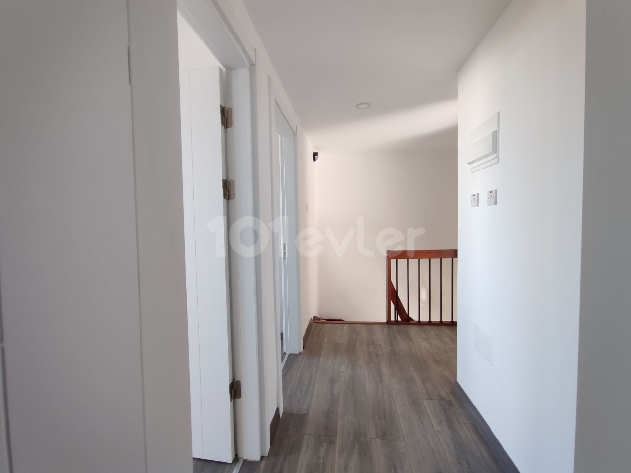 Girne   Alsancak Bölgesinde  Satlık 3+1 Ikiz Villa 