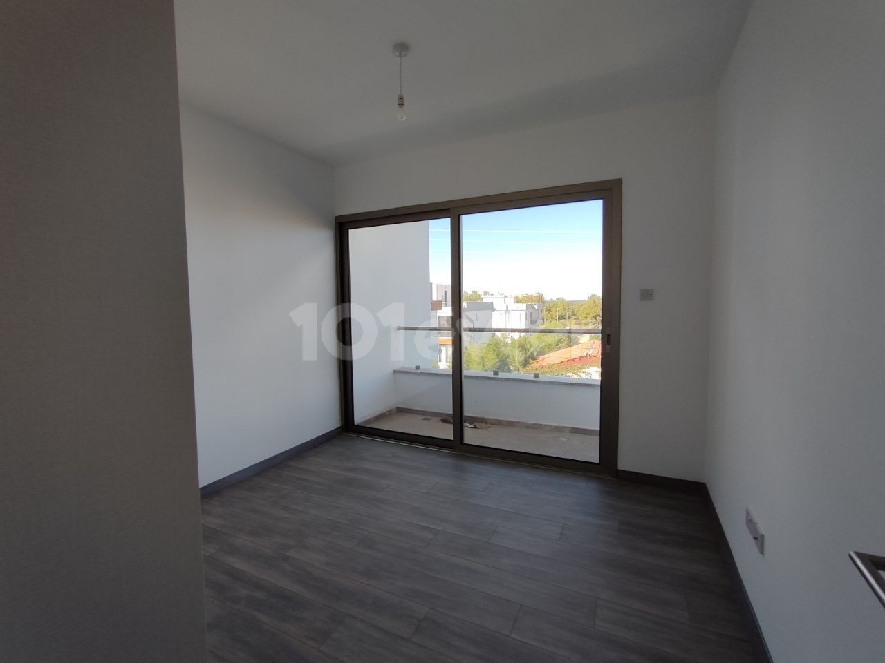 Girne   Alsancak Bölgesinde  Satlık 3+1 Ikiz Villa 