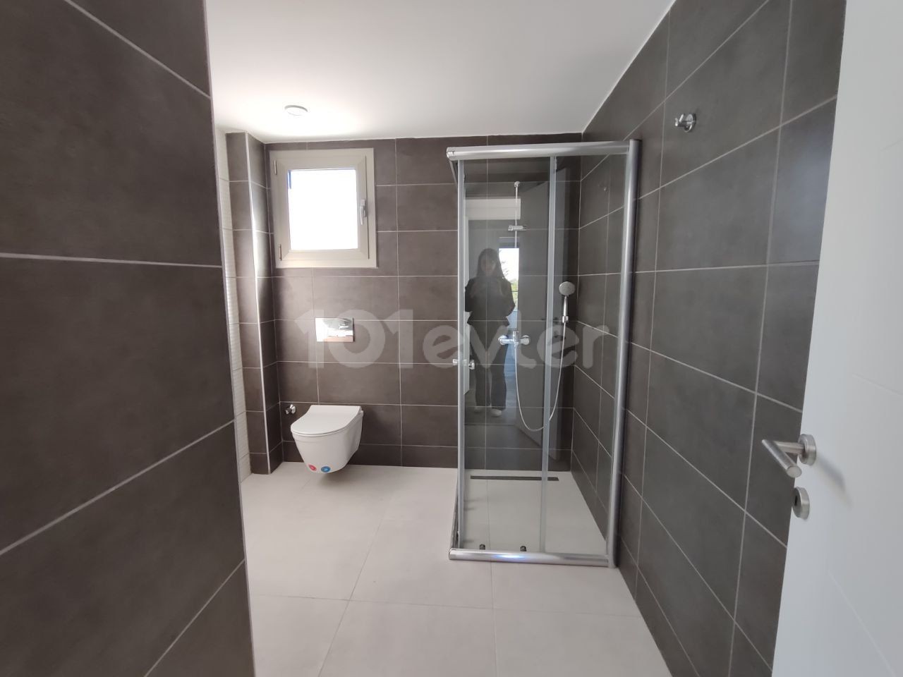 Girne   Alsancak Bölgesinde  Satlık 3+1 Ikiz Villa 