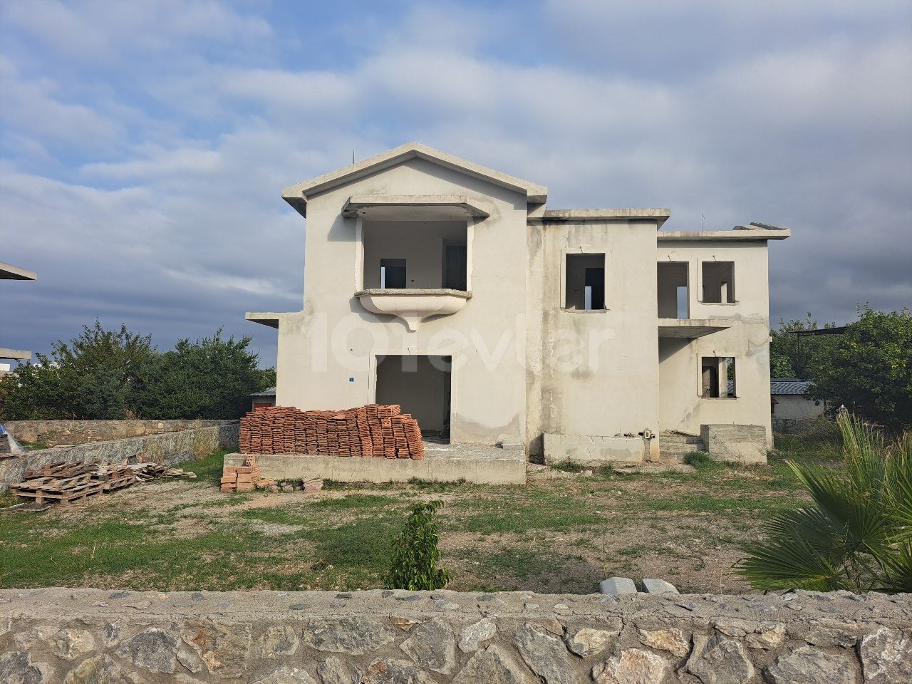 ALSANCAK 3+2 OPPORTUNITY DETACHED VILLA WITH SEA VIEW