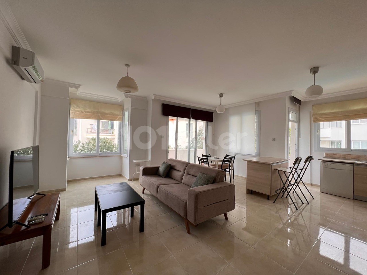 1+1 Spacious flat for rent in Alsancak 