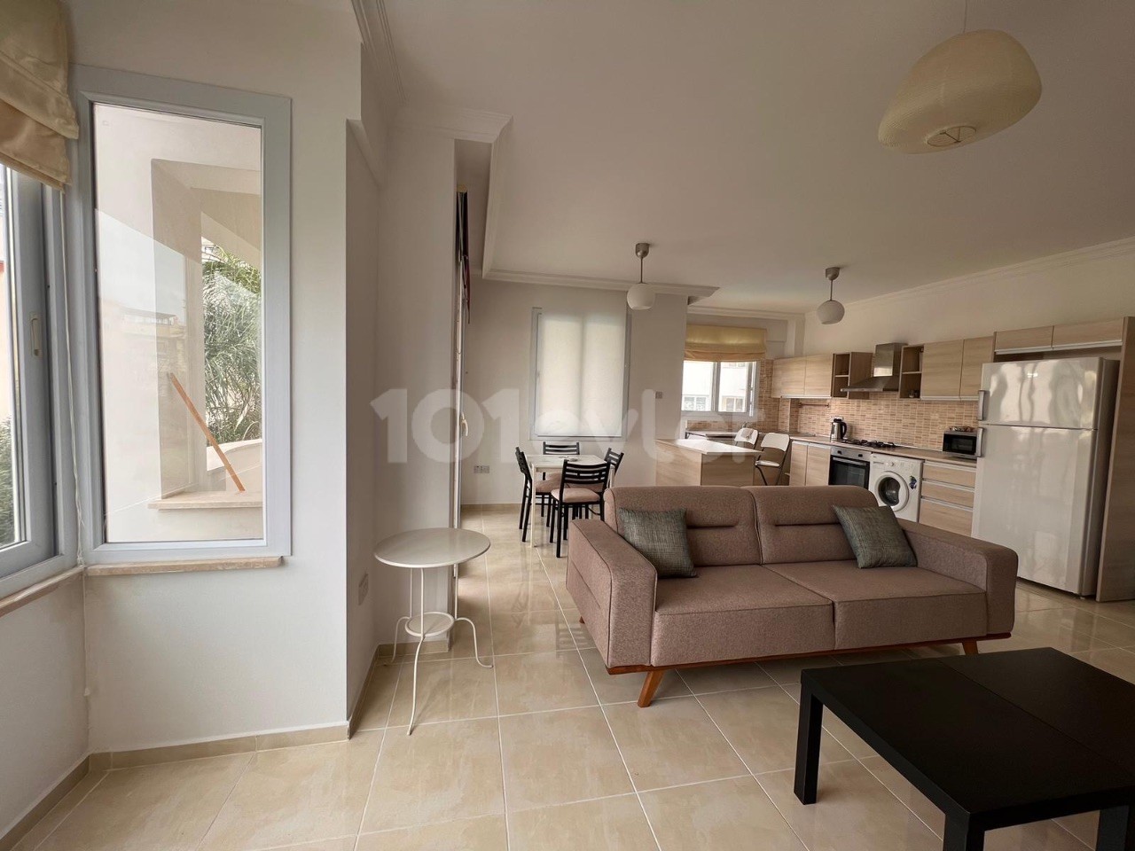 Alsancak'ta kiralık 1+1 geniş daire