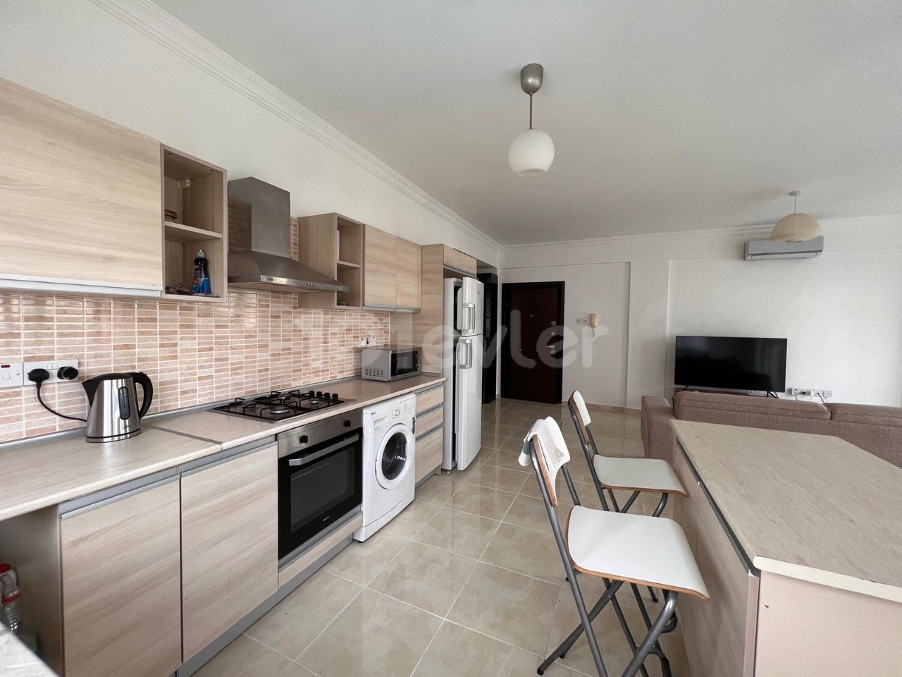 1+1 Spacious flat for rent in Alsancak 