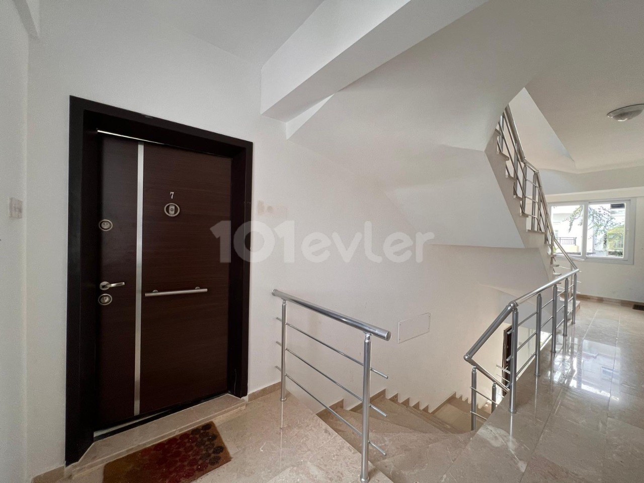 1+1 Spacious flat for rent in Alsancak 