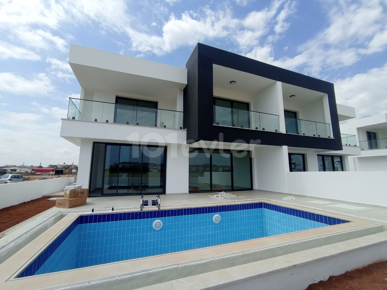 Yeniboğaziçi 3+1 Satılık İkiz Villa