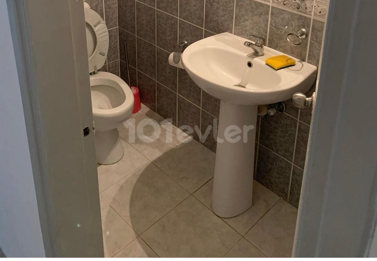 3+1 flat with shared pool for sale in Kyrenia center