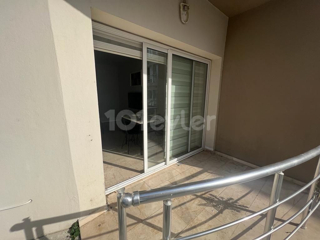 GİRNE ÇARŞI MERKEZ  BÖLGESİNDE SATILIK  2+1 DAİRE