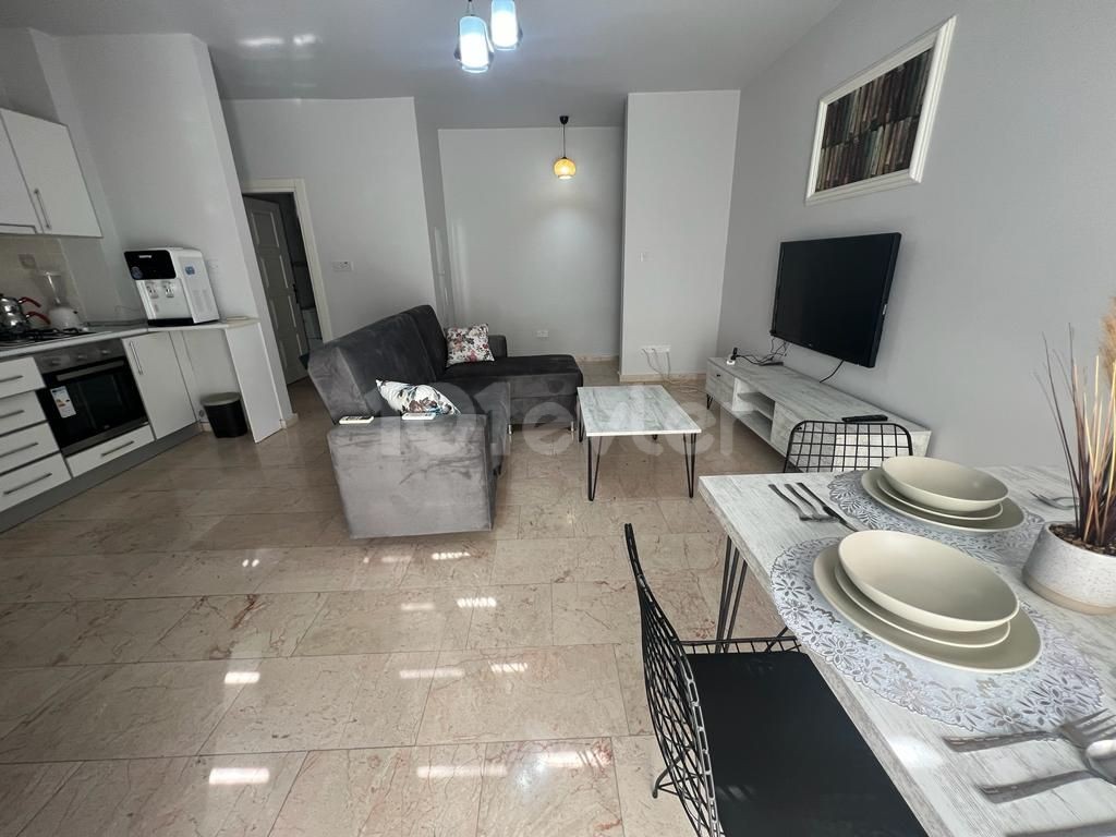 GİRNE ÇARŞI MERKEZ  BÖLGESİNDE SATILIK  2+1 DAİRE