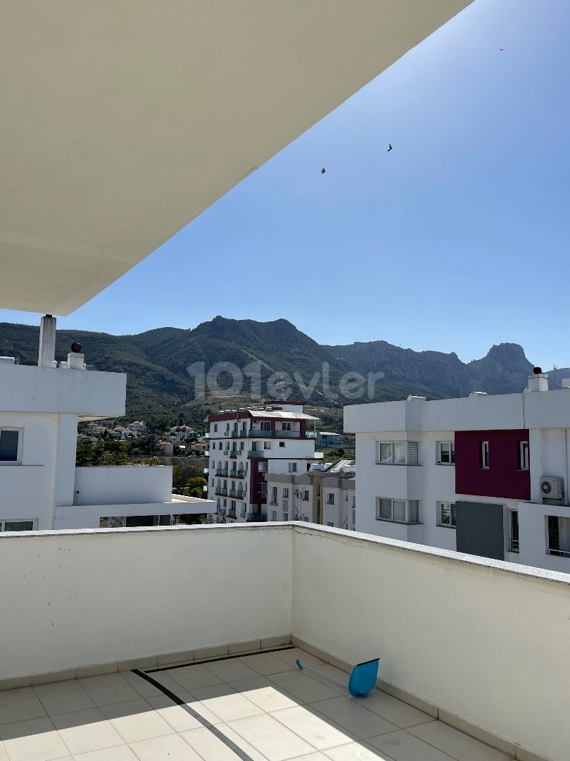 Girne merkezde deniz manzaralı 3+1 daire