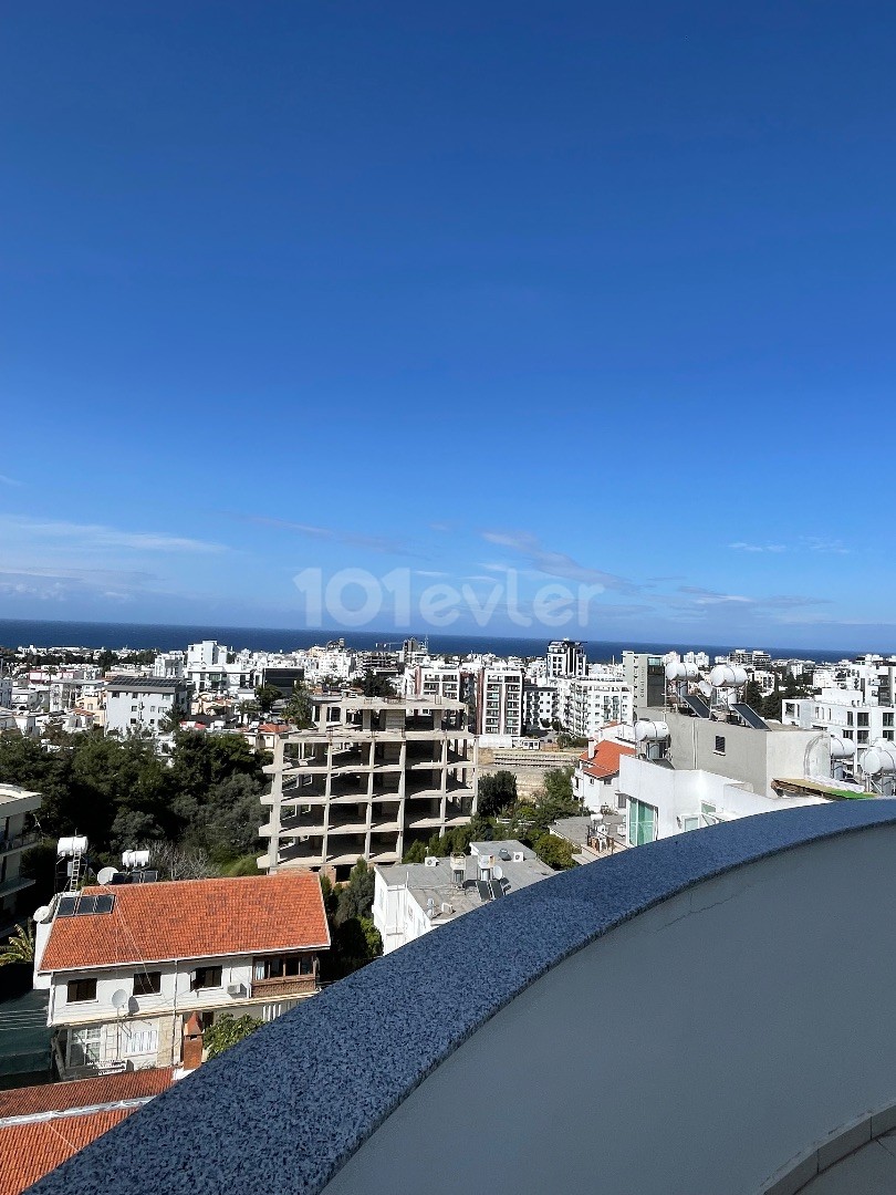 Girne merkezde deniz manzaralı 3+1 daire