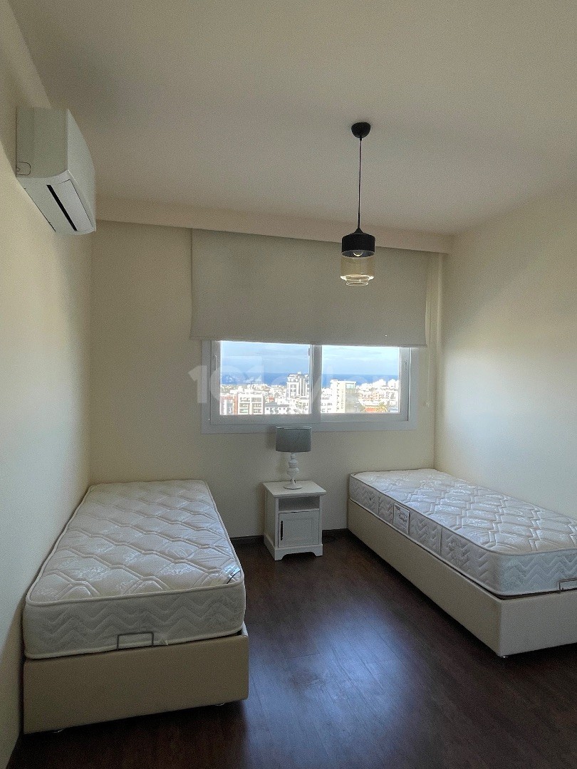 Girne merkezde deniz manzaralı 3+1 daire