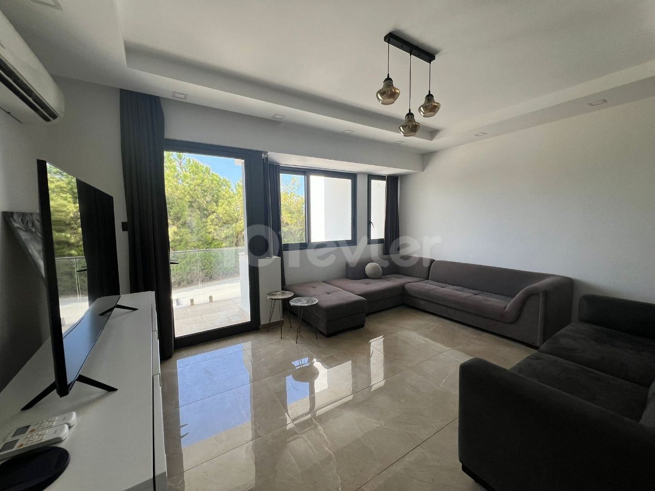  Zeytinlik'te Satılık Full Eşyalı 3 Yatak Odalı Tripleks Villa