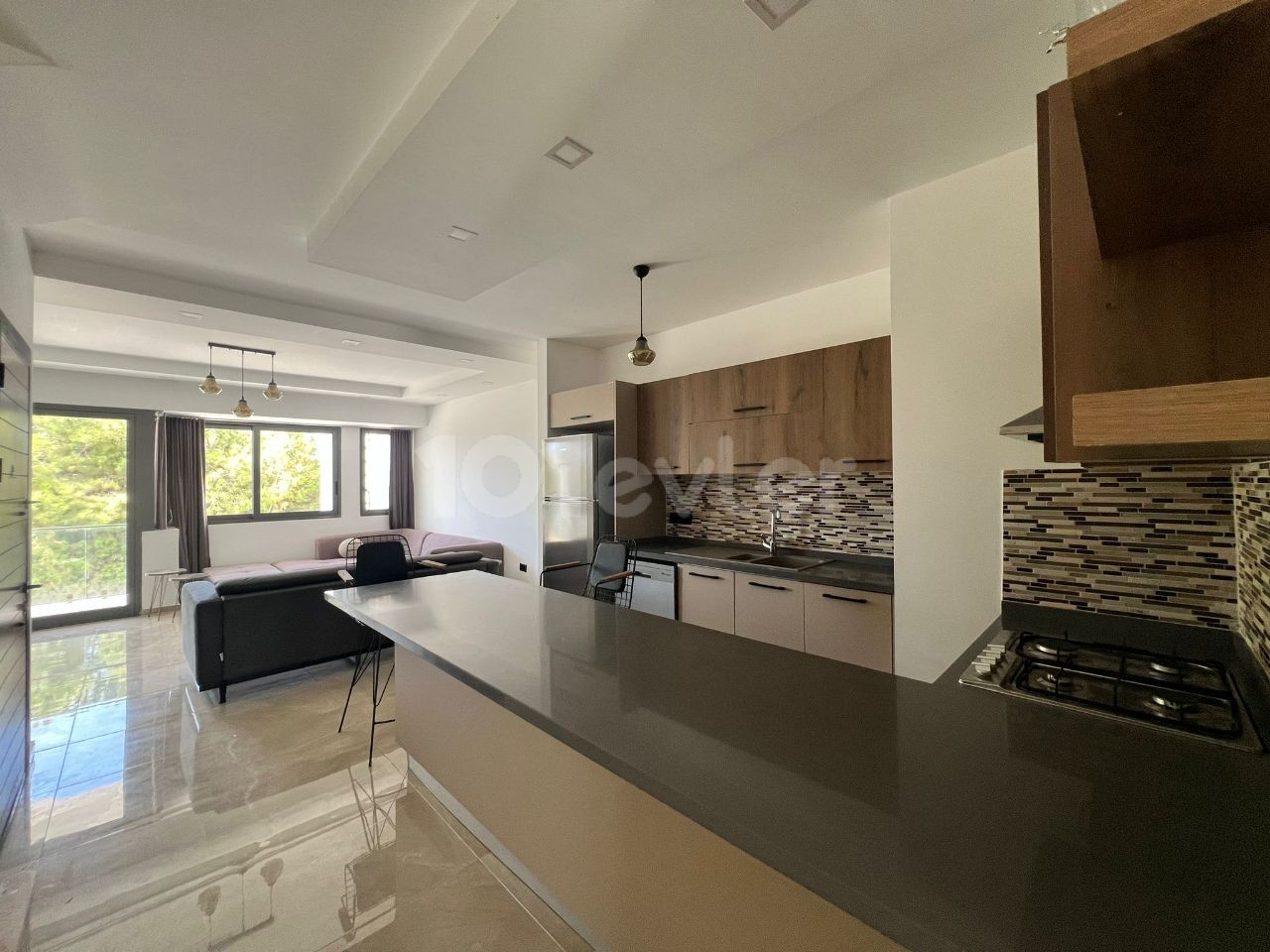  Zeytinlik'te Satılık Full Eşyalı 3 Yatak Odalı Tripleks Villa