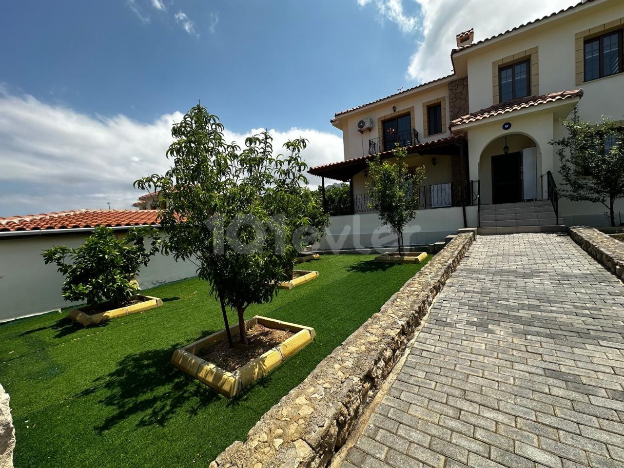 4+1 Villa with Mountain and Sea Views and Pool for Sale in Arapköy