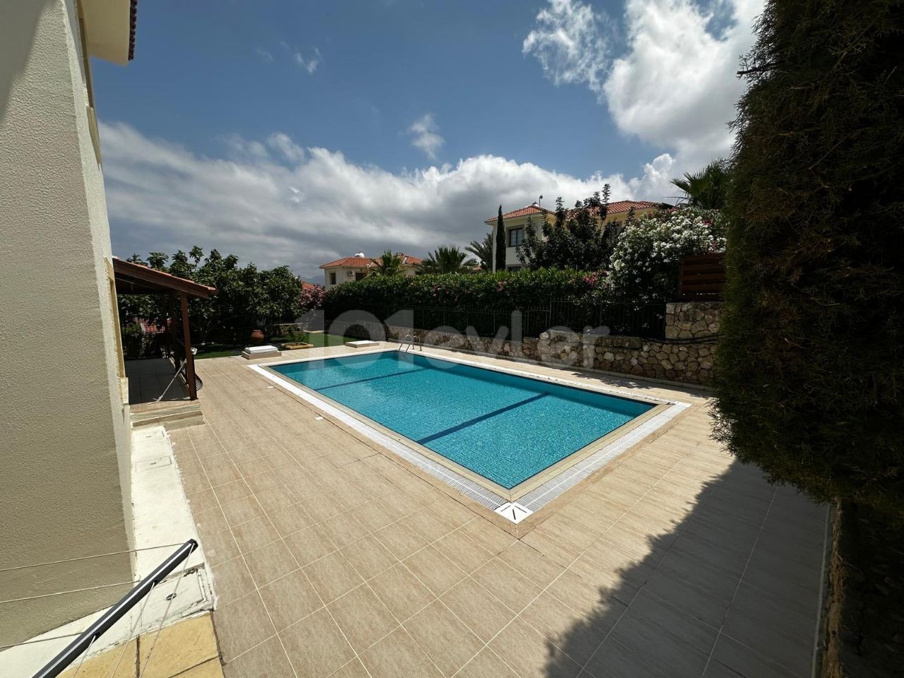 4+1 Villa mit Berg- und Meerblick und Pool zum Verkauf in Arapköy