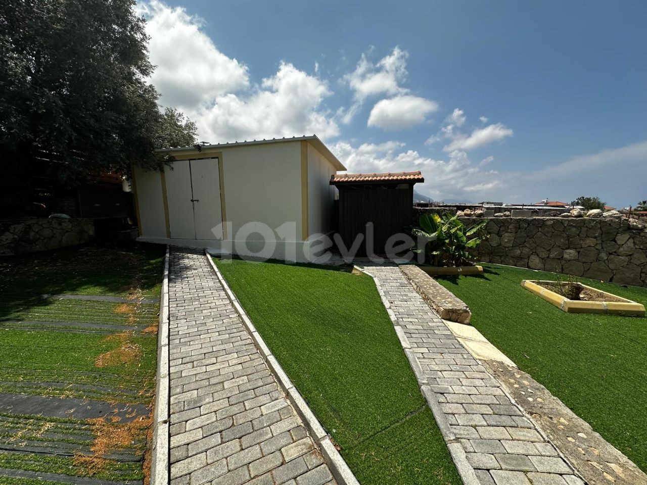 4+1 Villa with Mountain and Sea Views and Pool for Sale in Arapköy