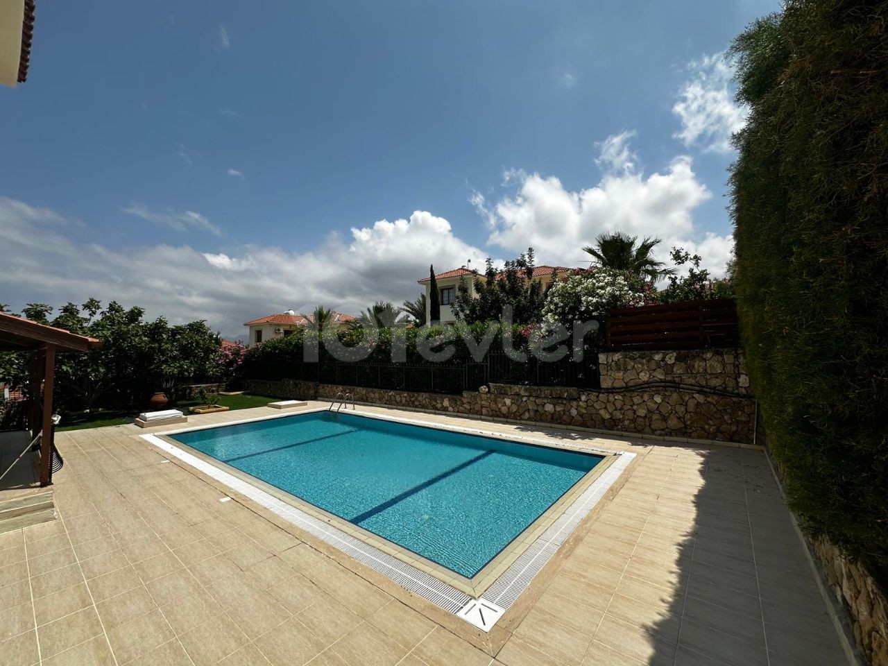 4+1 Villa with Mountain and Sea Views and Pool for Sale in Arapköy