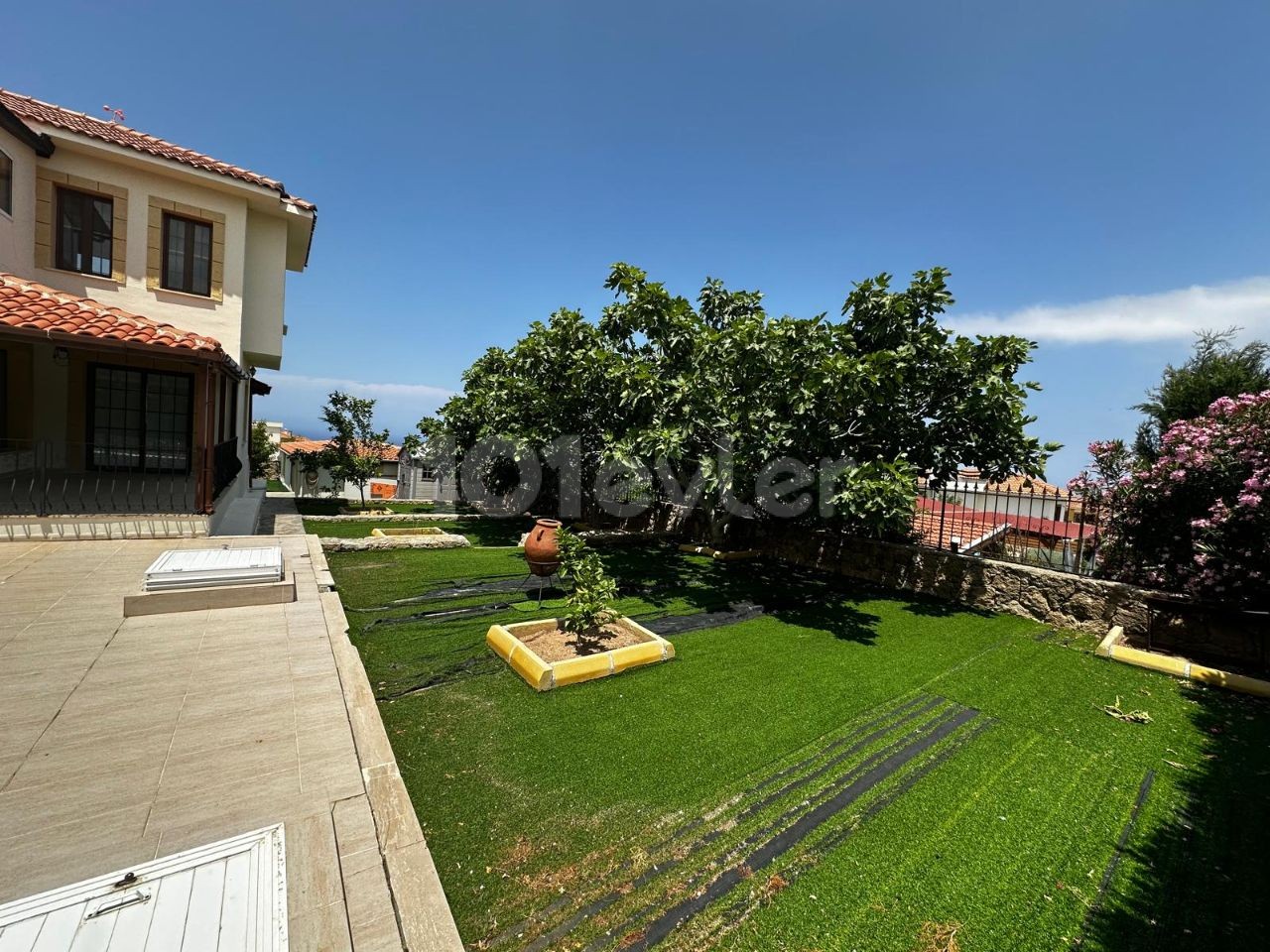 4+1 Villa with Mountain and Sea Views and Pool for Sale in Arapköy