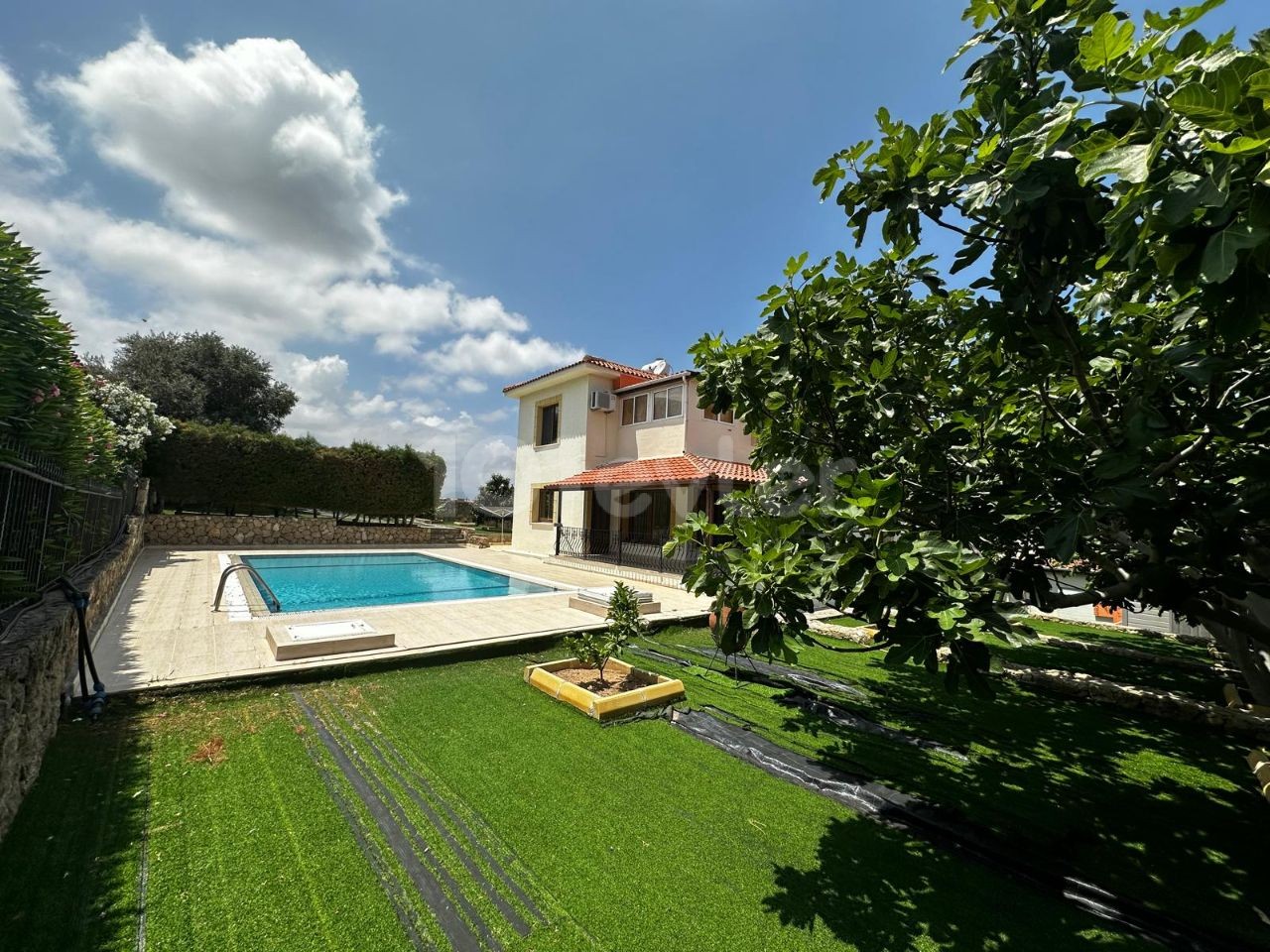 4+1 Villa mit Berg- und Meerblick und Pool zum Verkauf in Arapköy