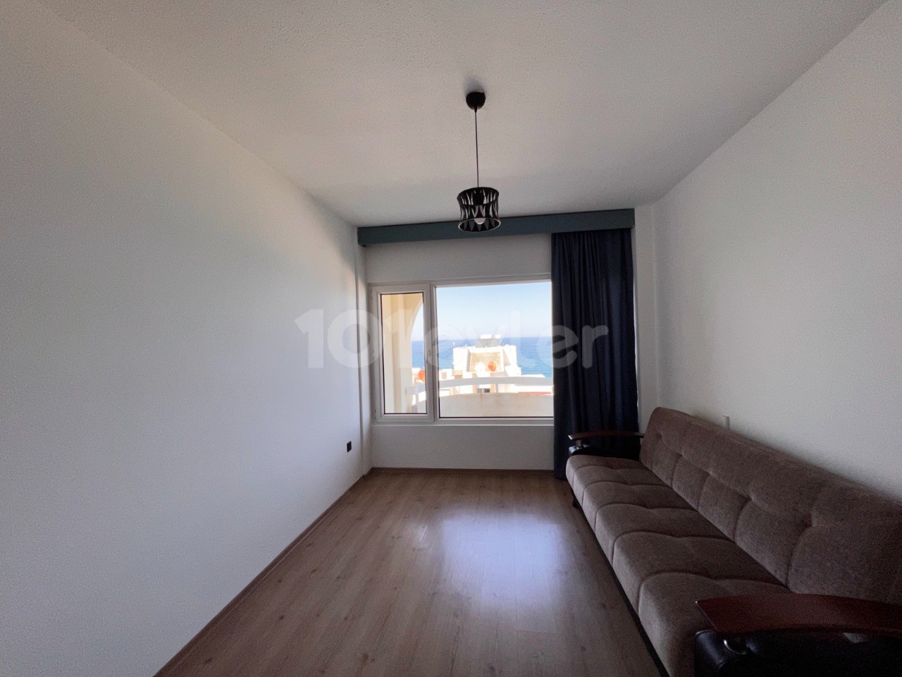 3 bedroom apartment for rent. Kyrenia city center. SEA VIEW