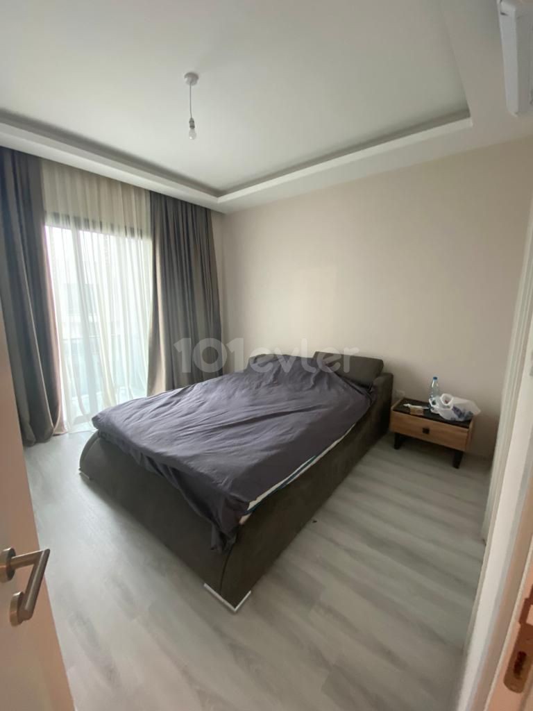  GİRNE MERKEZDE-ASLANLIVİLLA ARKASI- 2+1- PENTHOUSE SATILIK