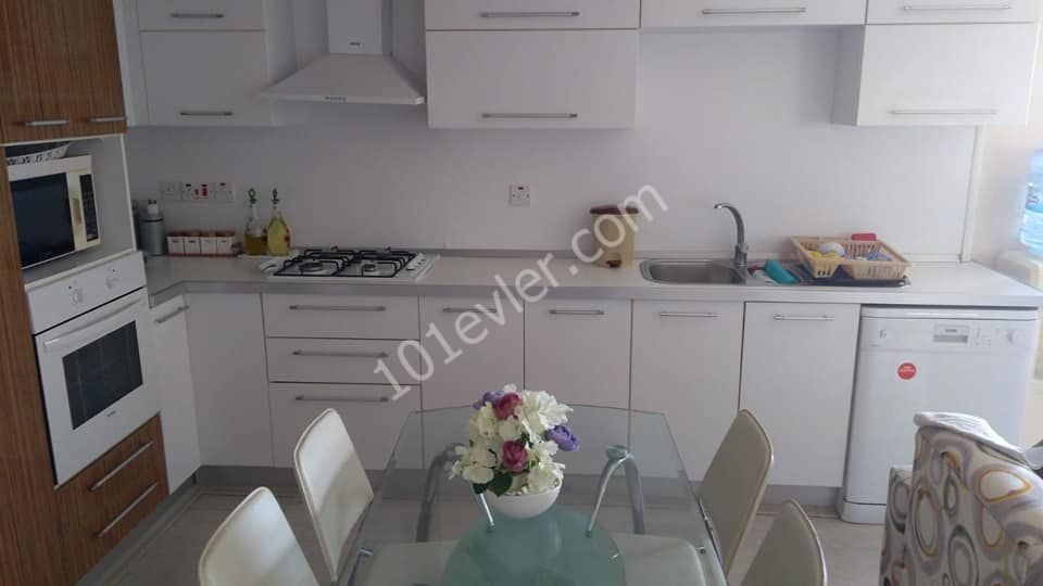 GAZİMAĞUSA SAKARYA' DA KİRALIK 2+1 DAİRE 