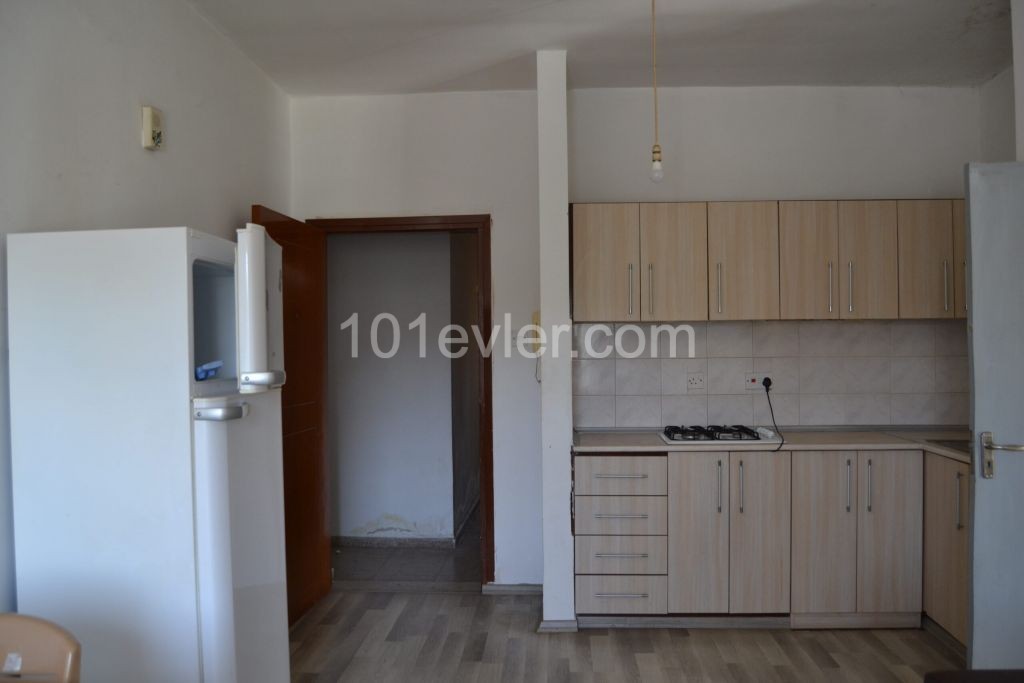 GAZİMAĞUSA KARAKOL' DA SATILIK 3 1 DAİRE