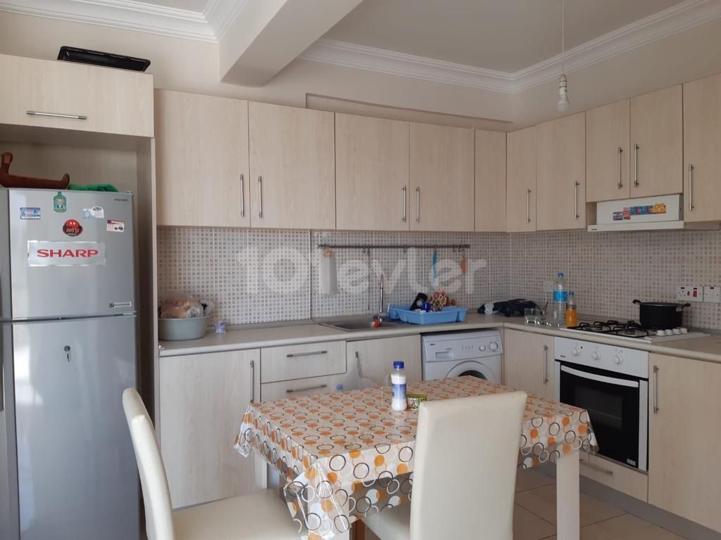 2+1 PENTHOUSE WOHNUNG ZU VERKAUFEN IM ZENTRUM VON FAMAGUSTA