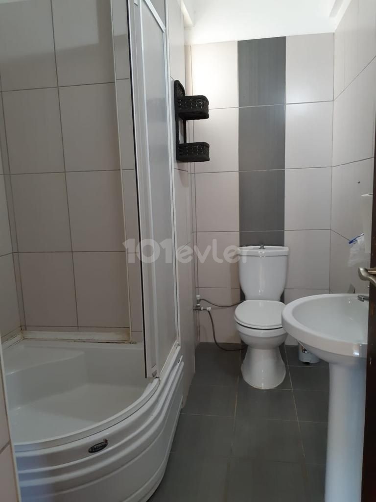 GAZİMAĞUSA MERKEZDE SATILIK 2+1 PENTHOUSE DAİRE