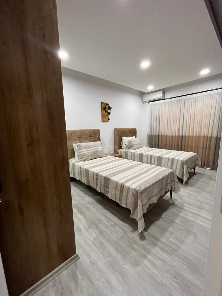 3+1 TRIPLEX VILLA FOR RENT IN İSKELE BAHÇELER