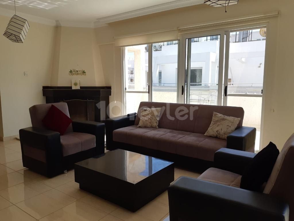 GAZİMAĞUSA SAKARYA MAHALLESİNDE SATILIK 3+1 PENTHOUSE DAİRE