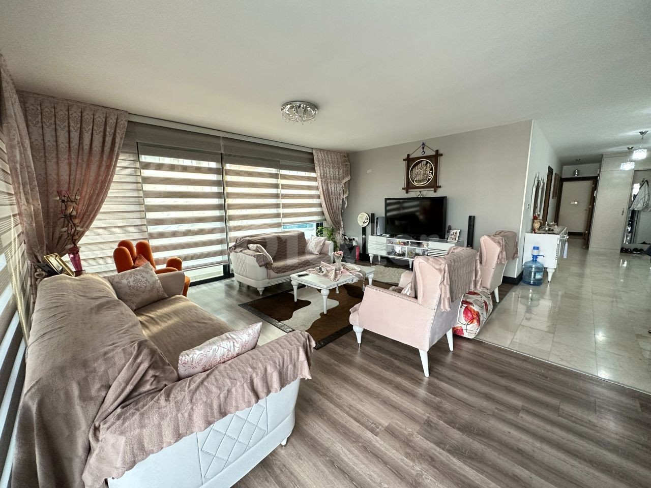 Girne Merkezde Deniz Manzaralı En Suit 3+1 Full Eşyalı Penthouse