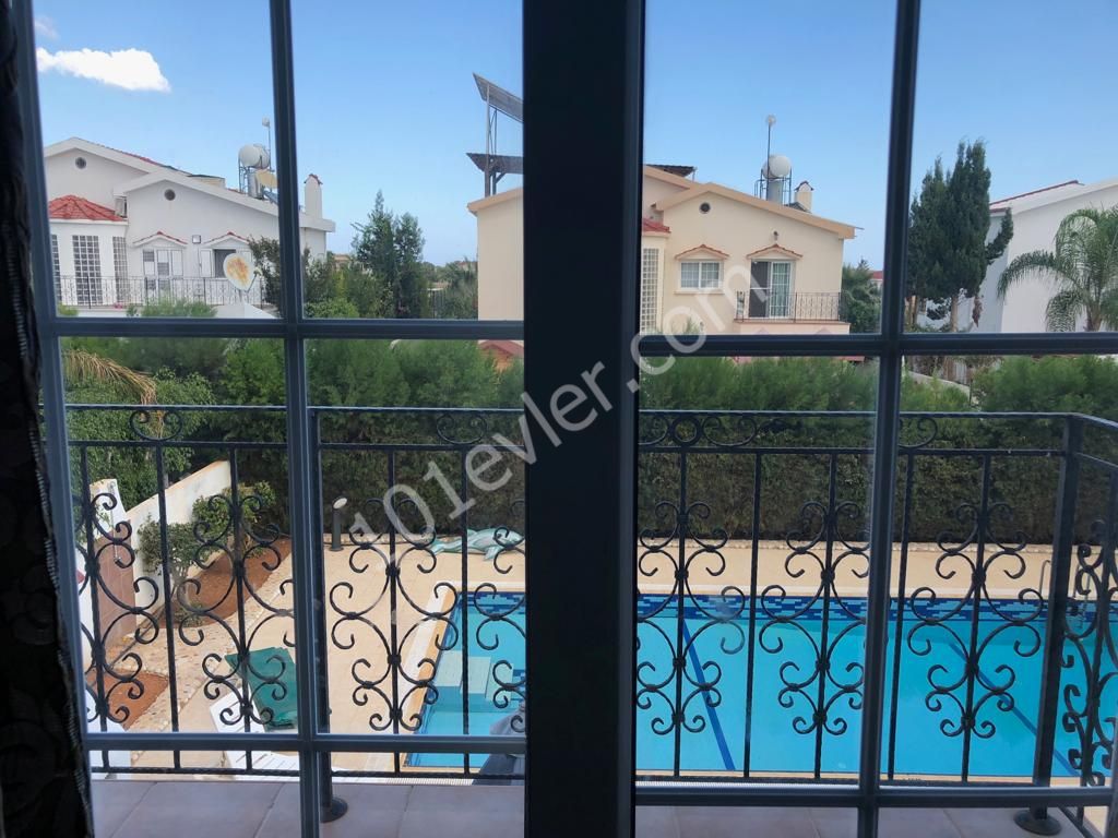 5 bed Lux Villa with private pool  in ISKELE town