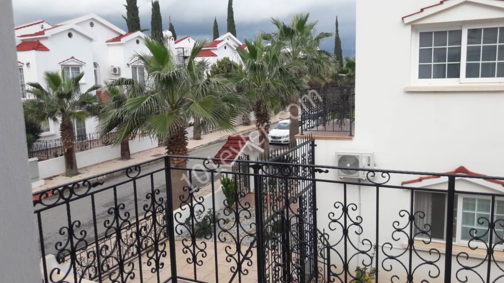 4-Bett-Plus-Penthouse-Lux-Villa. Eigener Pool