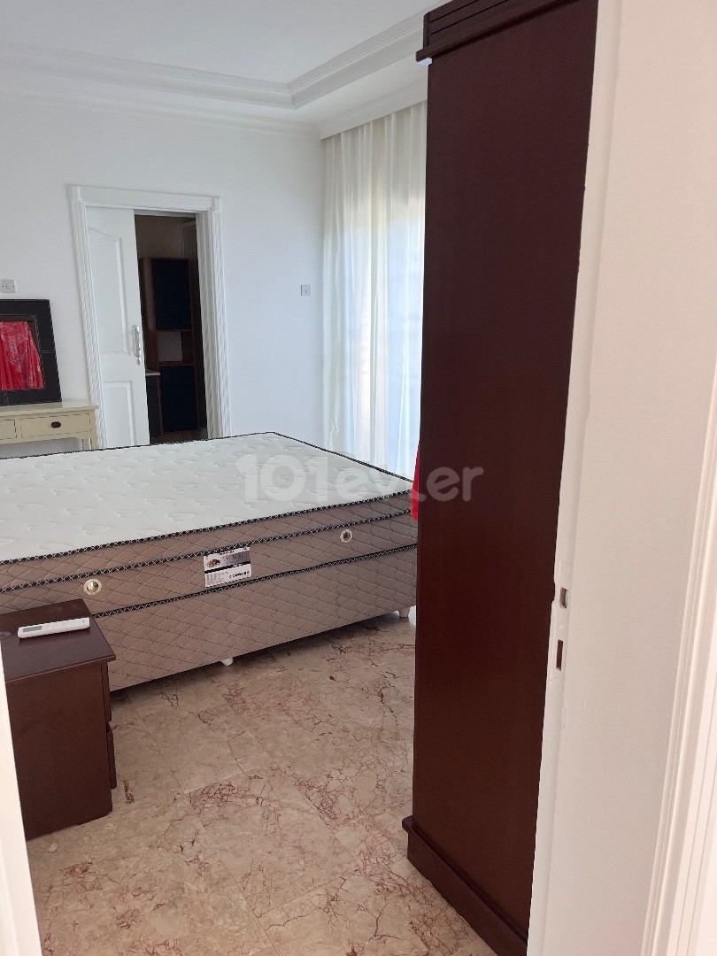 4-Bett-Plus-Penthouse-Lux-Villa. Eigener Pool