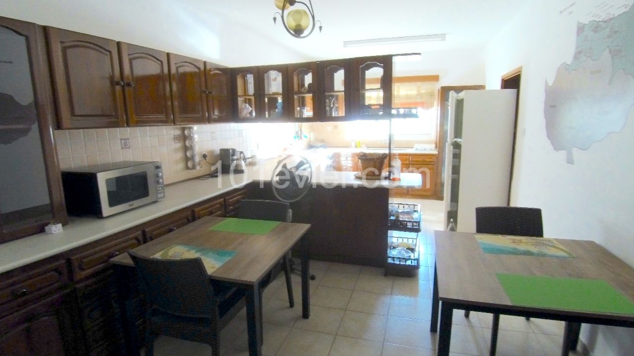 Rent room for 3 peorson in Girne 