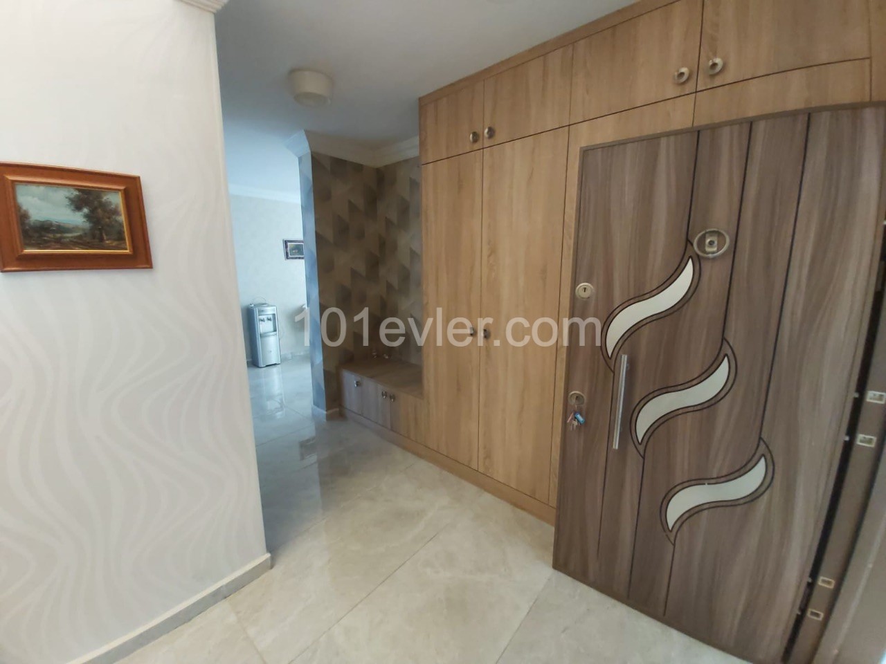 Girne merkezde kiralık 3+1