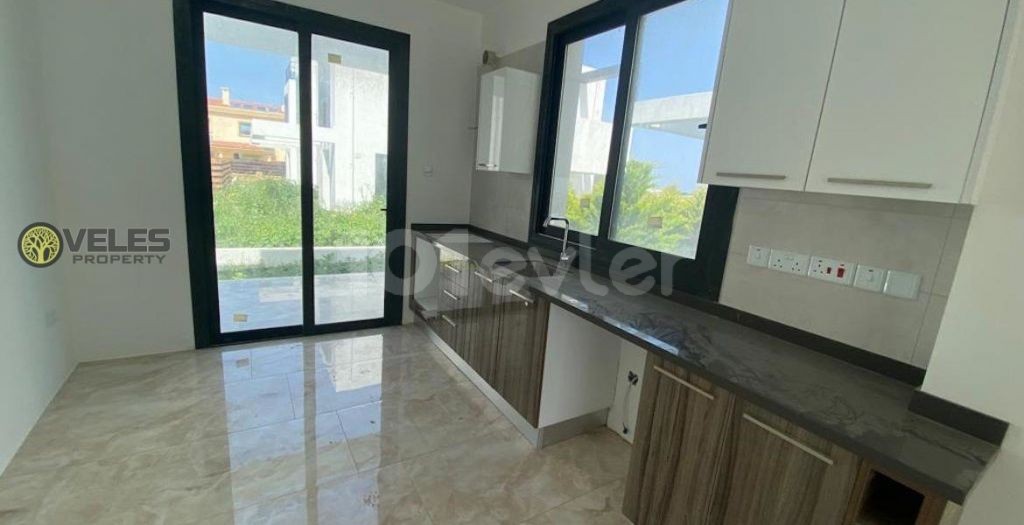 ST-210 Townhouse within walking distance to the beach