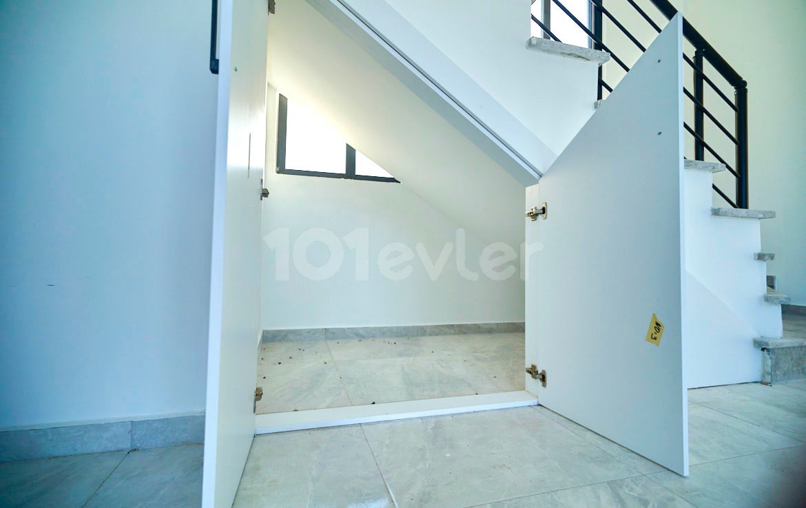 SV-3162 Finished Villa 3+1 در Karşiyaka