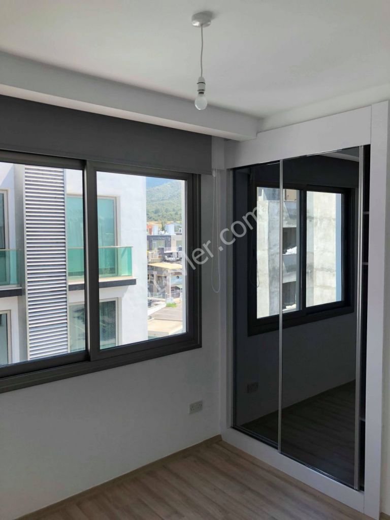 GİRNE MERKEZ DE MUHTEŞEM MANZARALI KİRALIK 3+1 PENTHOUSE