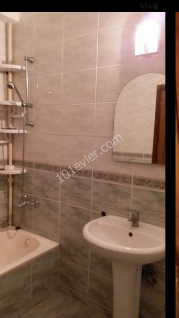 GİRNE MERKEZ BARIŞ PARKI ÇEVRESİ ANA CADDE ÜZERİNDE SATILIK 3+1 DAİRE