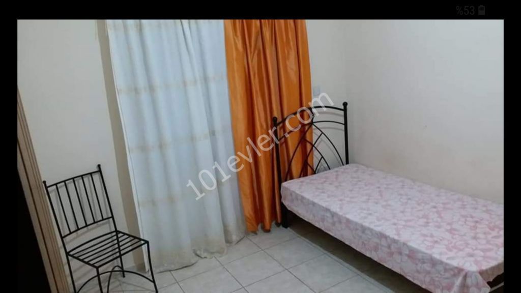 GİRNE MERKEZ BARIŞ PARKI ÇEVRESİ ANA CADDE ÜZERİNDE SATILIK 3+1 DAİRE